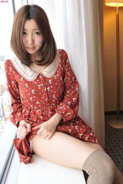 扒美女衣服从腿摸到胸视频